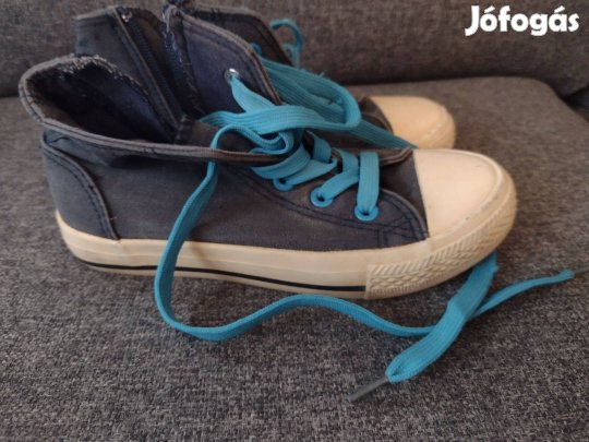 32 magasszárú tornacipő