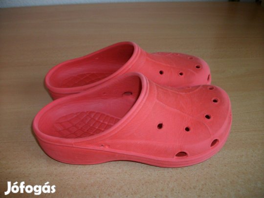 32-s méretű papucs