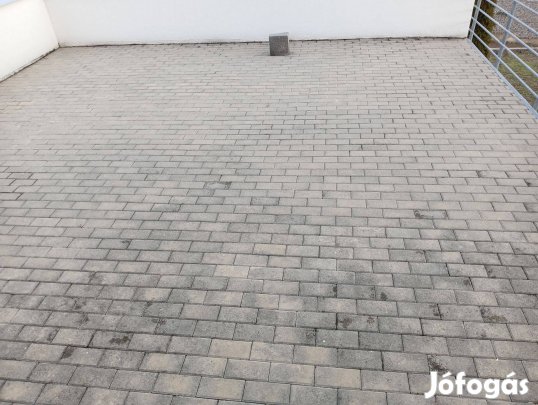 32m2 ragasztott térkő felszedéssel ingyen elvihető