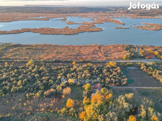 3306 nm-es telek eladó Gárdony