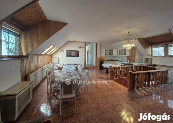 330 nm-es ház eladó Balatonmáriafürdő