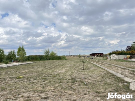 3386 nm-es telek eladó Kisköre