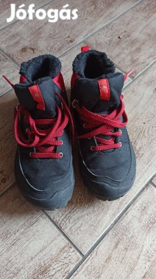 33-as Decathlon túracipő