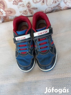 33-as Geox szép állapotú erős sportcipő