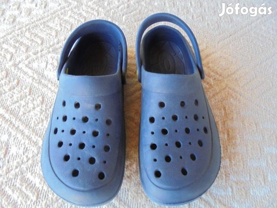33-as fiú gumipapucs klumpa 33