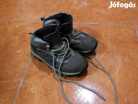 33-as fiú túra cipő, bakancs