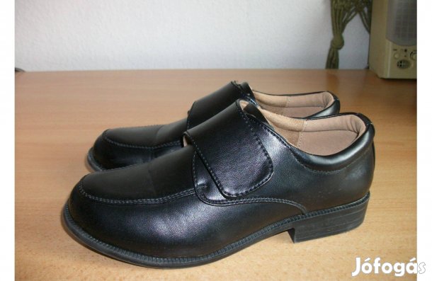 33-s méretű bőr cipő