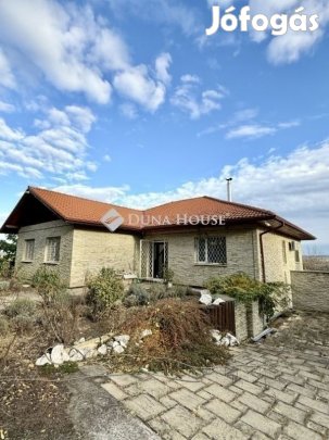 340 nm-es ház eladó Csomád