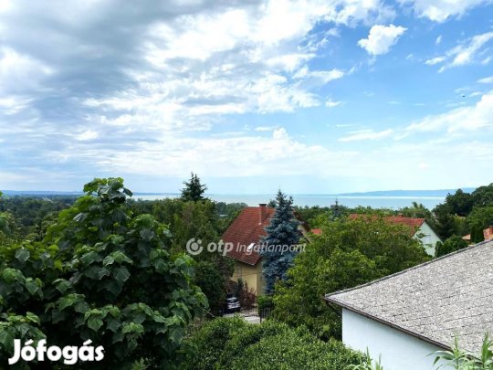 340 nm-es ház eladó Fonyód