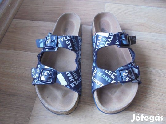 34-35-ös Jeans fiú biopapucs 34
