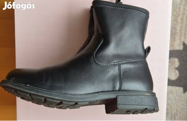 34 -es bőrcsizma