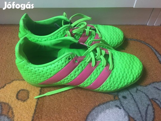 34-es Adidas neonzöld cipő!