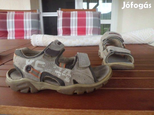 34-es Yorik 2 tépőzáras bőr fiú szandál 34