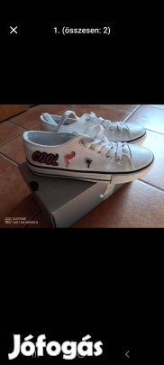34-es lány Vty cipő