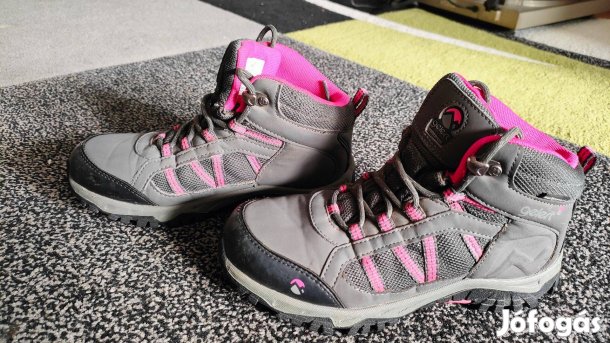 34-es vízálló túracipő bakancs eladó