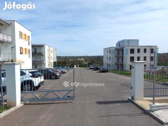 34 nm-es lakás eladó Pécs