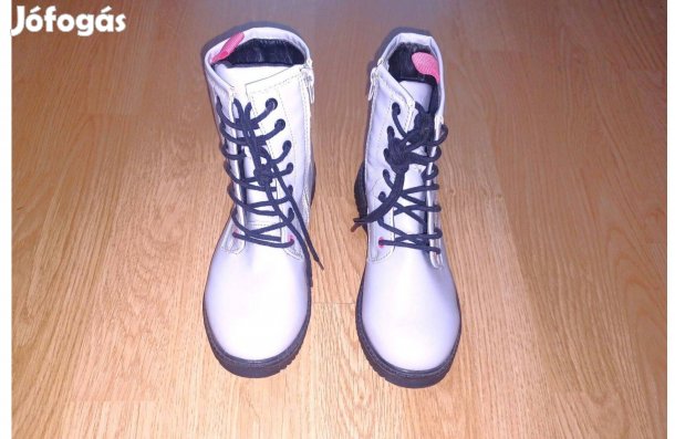 34 új Reserved halványszürke fényes chelsea magas szarú gyerek bakancs