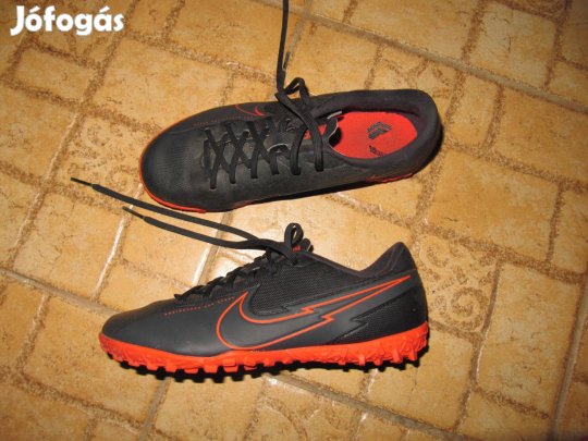 35,5 Nike focicipő - újszerű