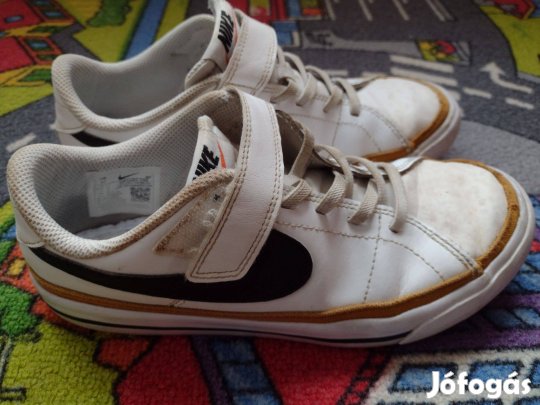35 Nike fiú cipő bth 22 cm