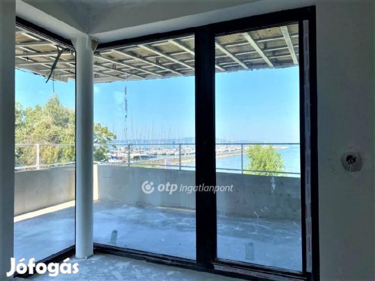 35 nm-es lakás eladó Balatonfenyves