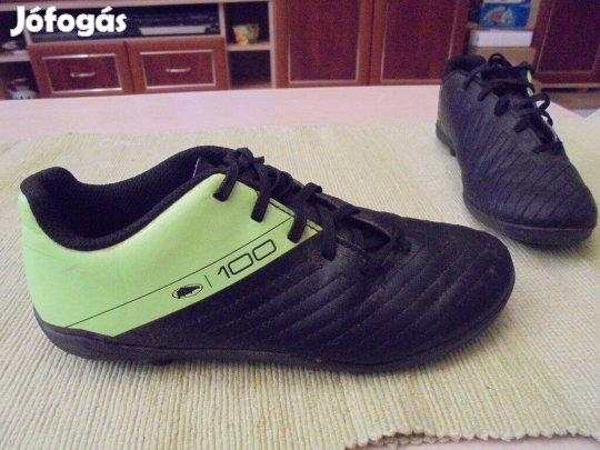 35-ös Kipsta stoplis foci futball cipő csuka 35
