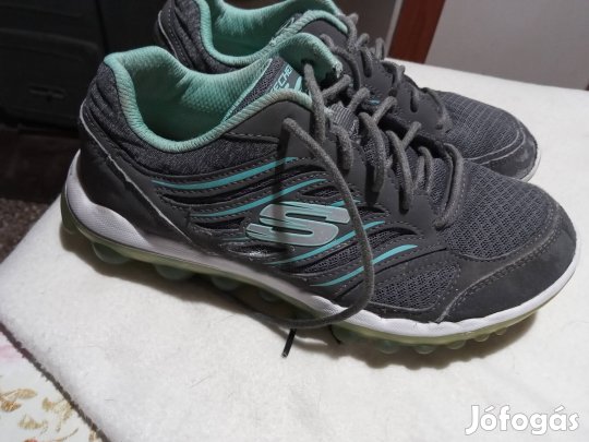 35-ös Skechers puha, kényelmes sportcipö