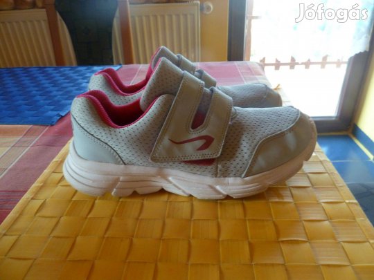 35-ös kislány sportcipő