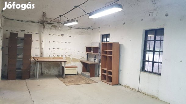 360 m2 telephely (műhely, raktár) 3000 m2 Gksz telken