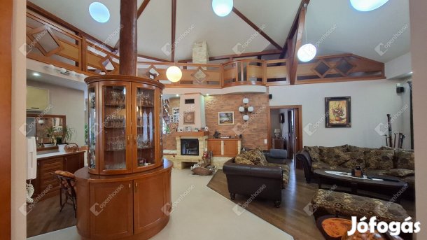 360 nm-es ház eladó Debrecen