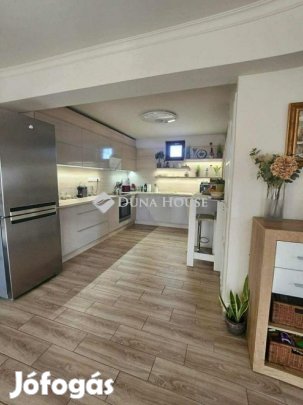 360 nm-es ház eladó Pécs