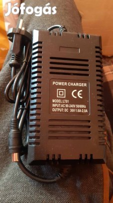 36V 1.8A elektromos kerékpár töltő