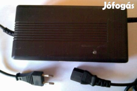 36V 1,8A ólom akkumulátor töltő, 3 pólusú csatlakozóval