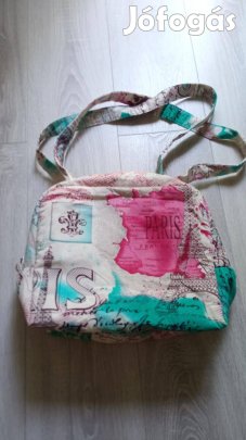 36*28 cm női nyári válltáska kézi táska színes mintás 2000 Ft