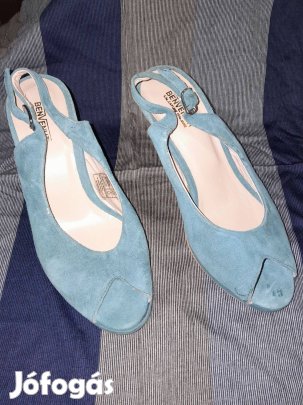 36 magassarkú cipők (10 db)