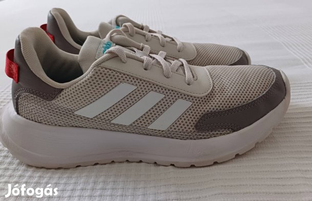 36-os Adidas sportcipő bth 23cm