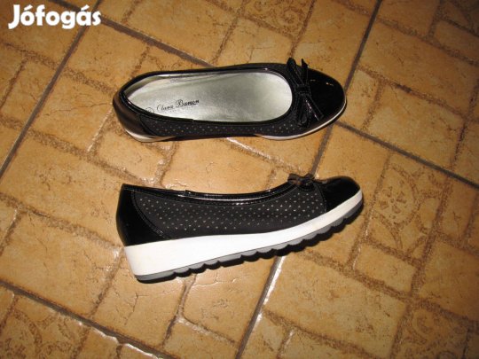 36-os Clara Barson fekete cipő - újszerű
