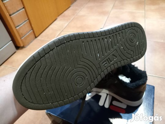 36-os Fila fiú bélelt cipő 