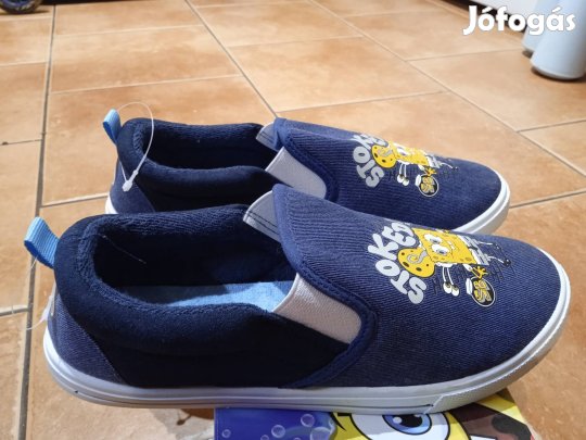36-os Új fiú benti cipő 
