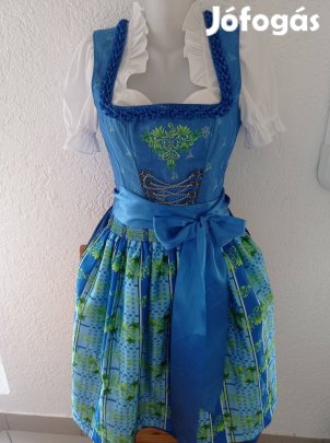 36-os dirndl ruha köténnyel 