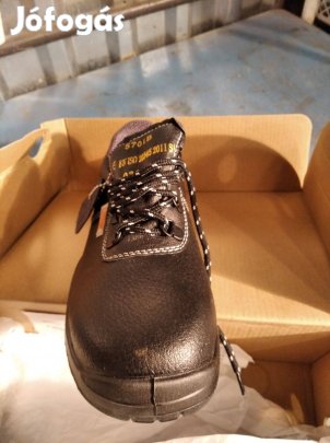 36 os új acélbetétes bakancs