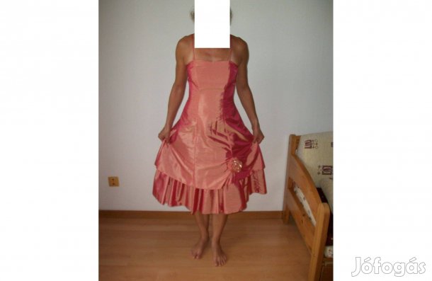 36-s méretű alkalmi ruha