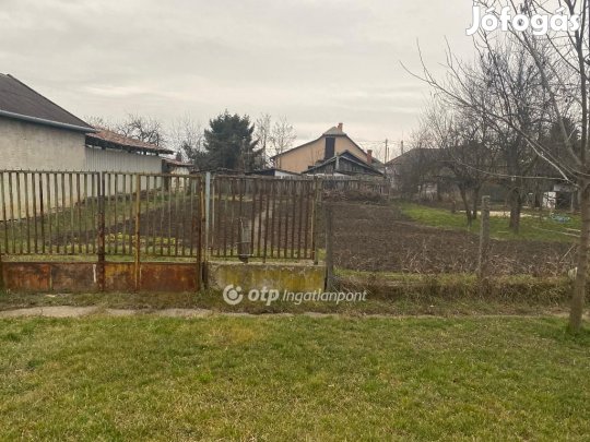 373 nm-es telek eladó Kunmadaras