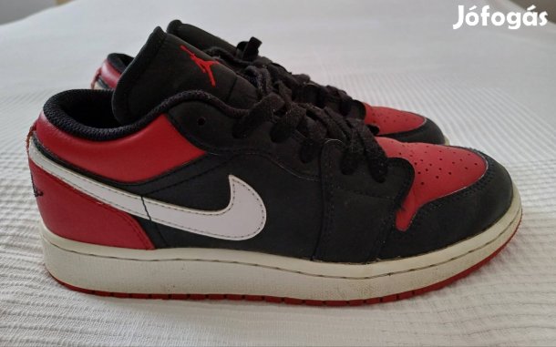 37,5-es Nike Air Jordan cipő