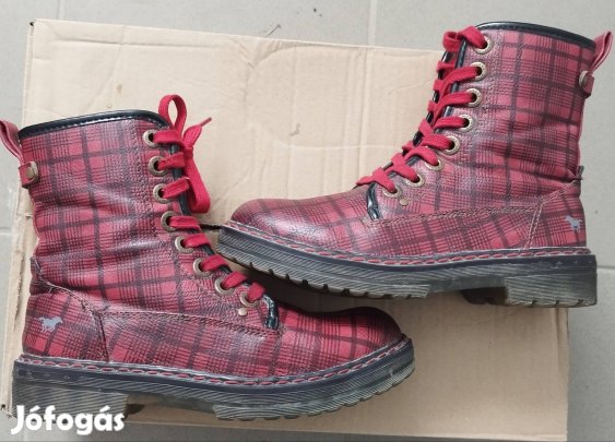 37- es Mustang bakancs eladó.