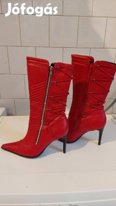 37-es Brazil piros csizma