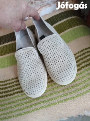 37-es Maruti, puha kényelmes cipő. 