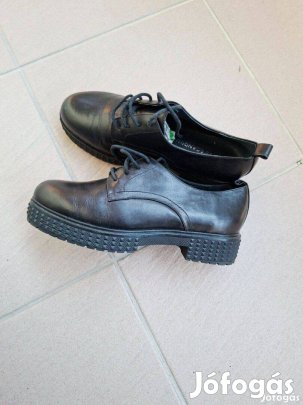 37-es Új Olasz tavaszi női félcipő