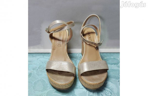 37-es Újszerű magas sarkú szandálok