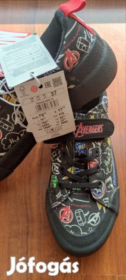 37-es, Reserved Avengers vászon cipő 
