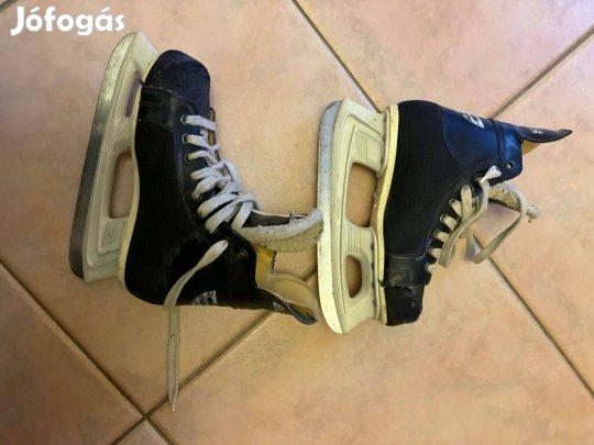 37-es-, Bauer-, fiú-, hokikorcsolya (23 cm-es belső m.) eladó